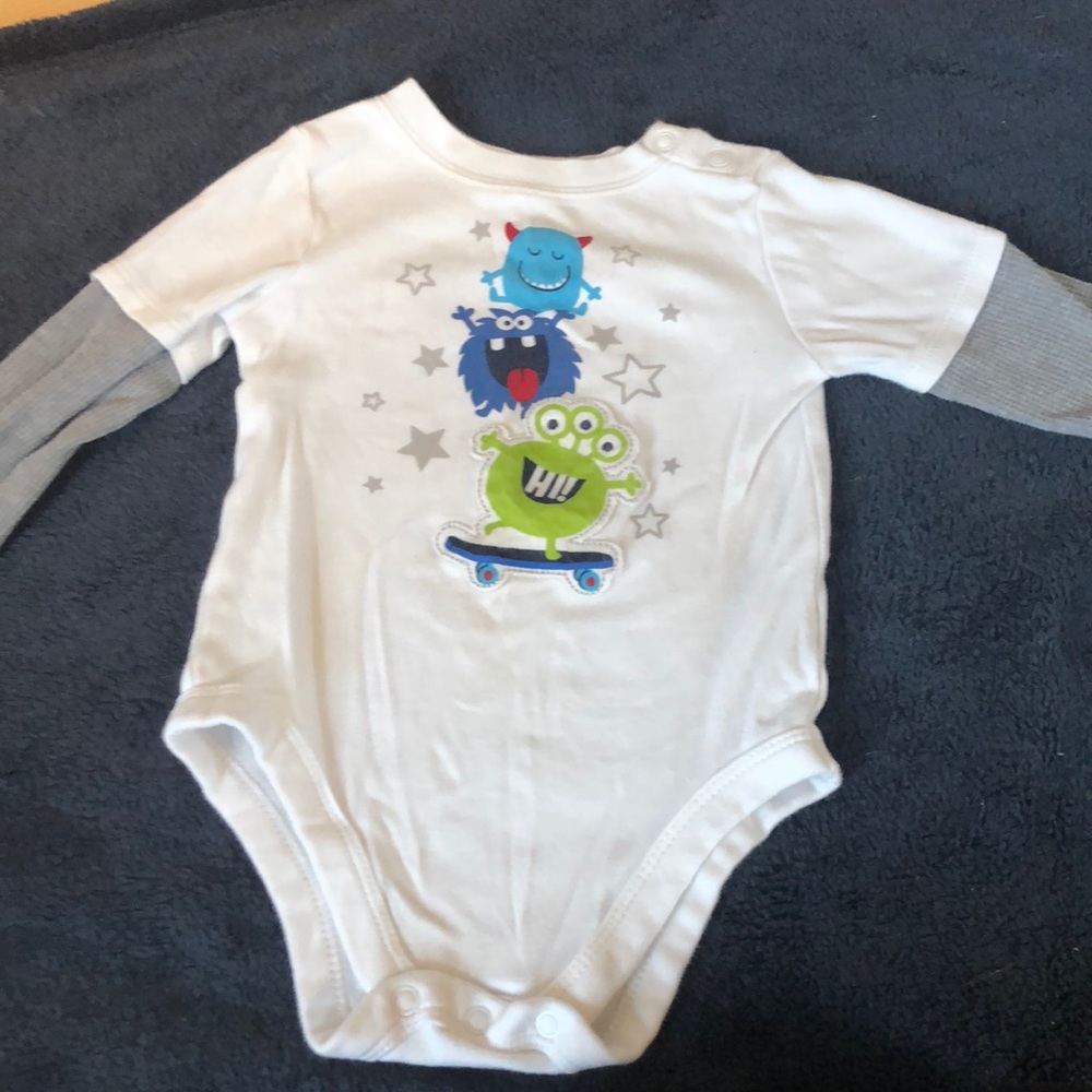 garanimals long sleeve onesie w/monsters - Picture 3 of 5